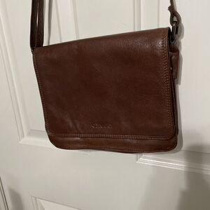Genicci Brown Crossbody Bag Magnetic Flap Zip Closure Adjustable Strap Pockets